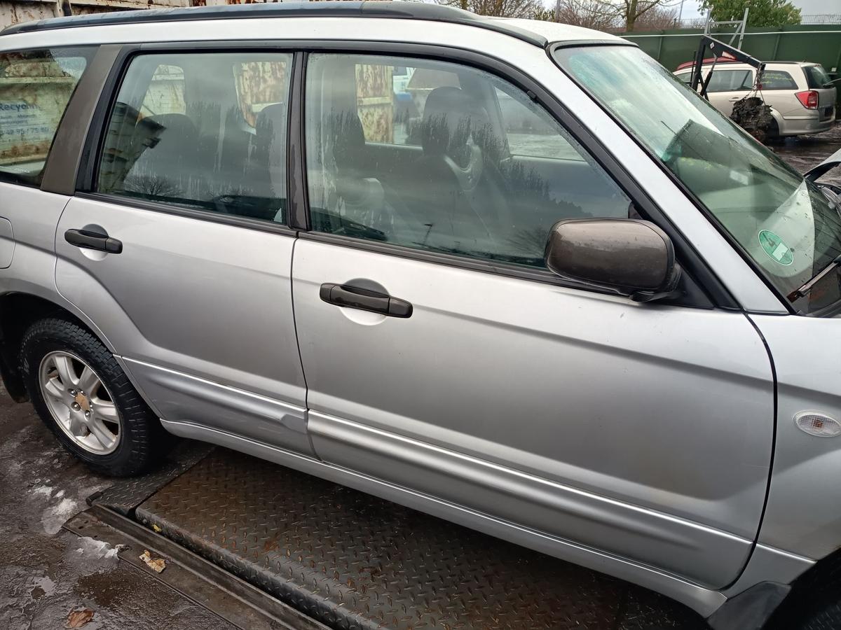 Subaru Forester SG original T&uuml;r vorne rechts 01G Silber Baujahr 2005