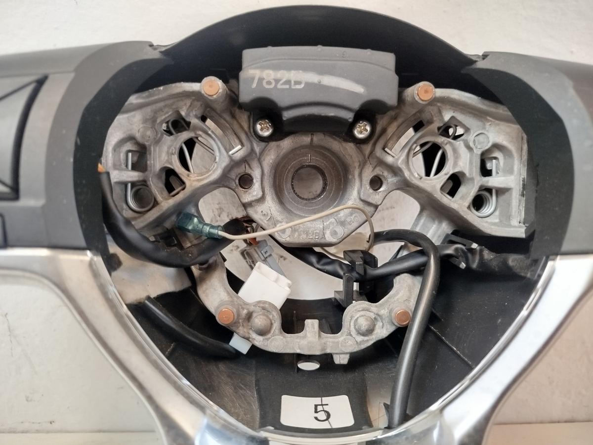 Nissan Leaf ZE1 40kWh Lederlenkrad Lenkrad 3 Speichen mit Mufu und Heizbar OEM