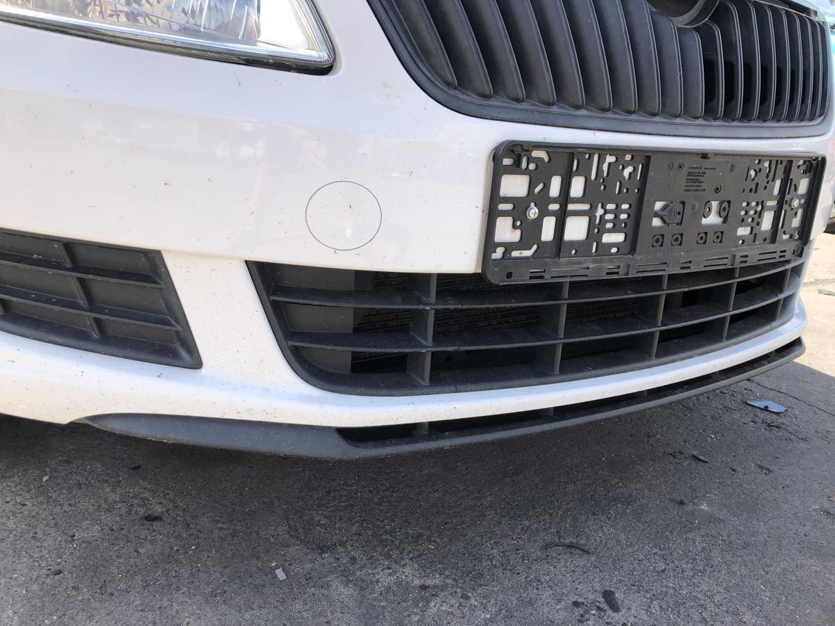 Skoda Fabia 2 5J ab2010 Stoßfänger vorn Frontschürze Facelift LF9E Candyweiss
