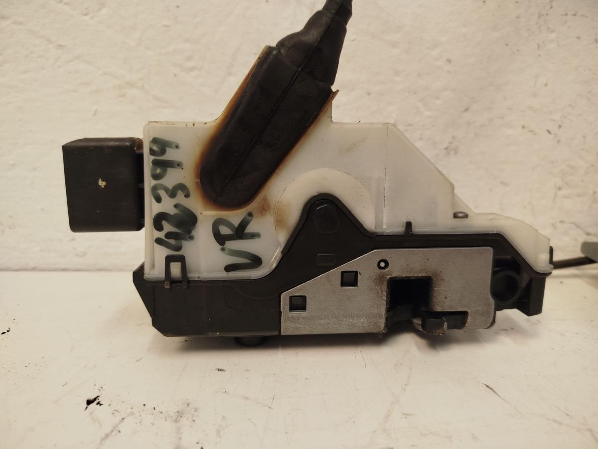 Peugeot 2008 I CU ab16 T&uuml;rschloss vorn rechts mit Tr&auml;ger T&uuml;rgriff Fahrert&uuml;r OEM