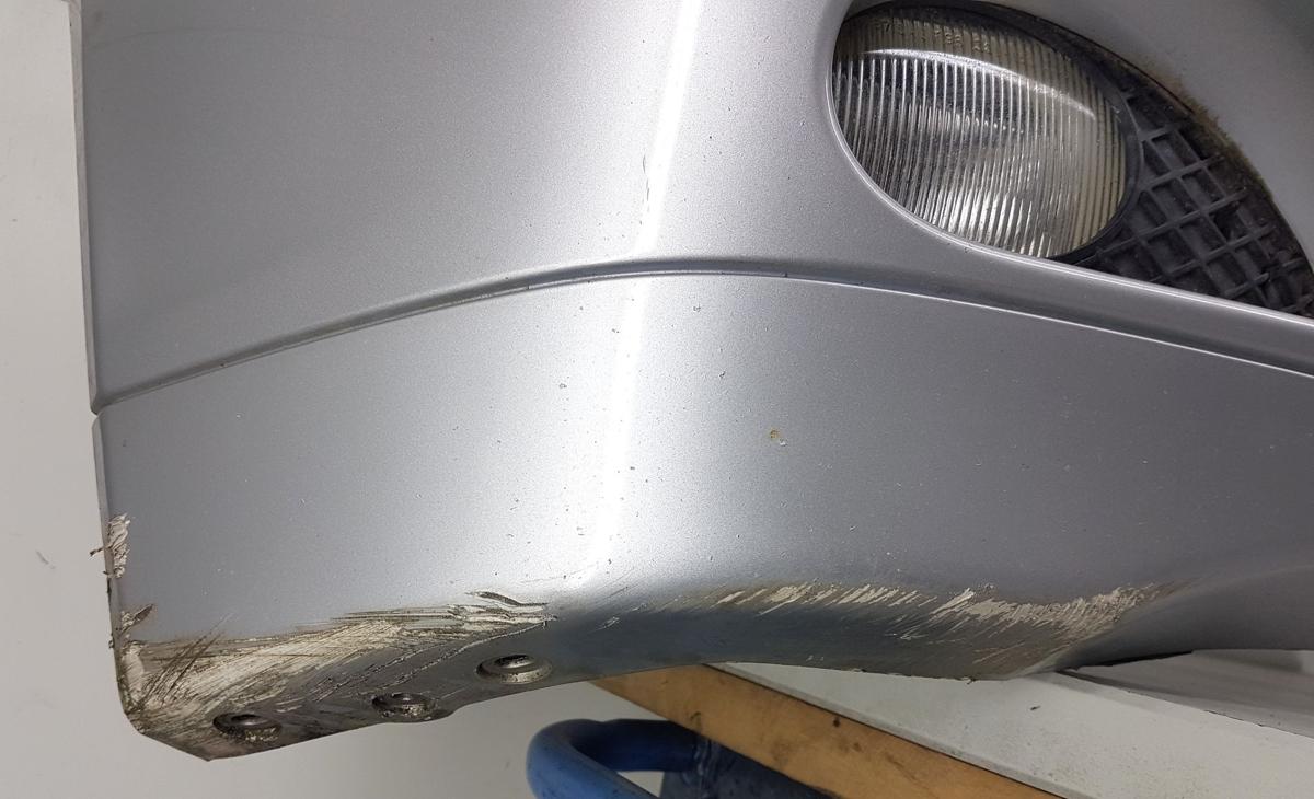 Mercedes C Klasse W203 Sto&szlig;stange Sto&szlig;f&auml;nger vorn in 744 Brillantsilber Bj2000