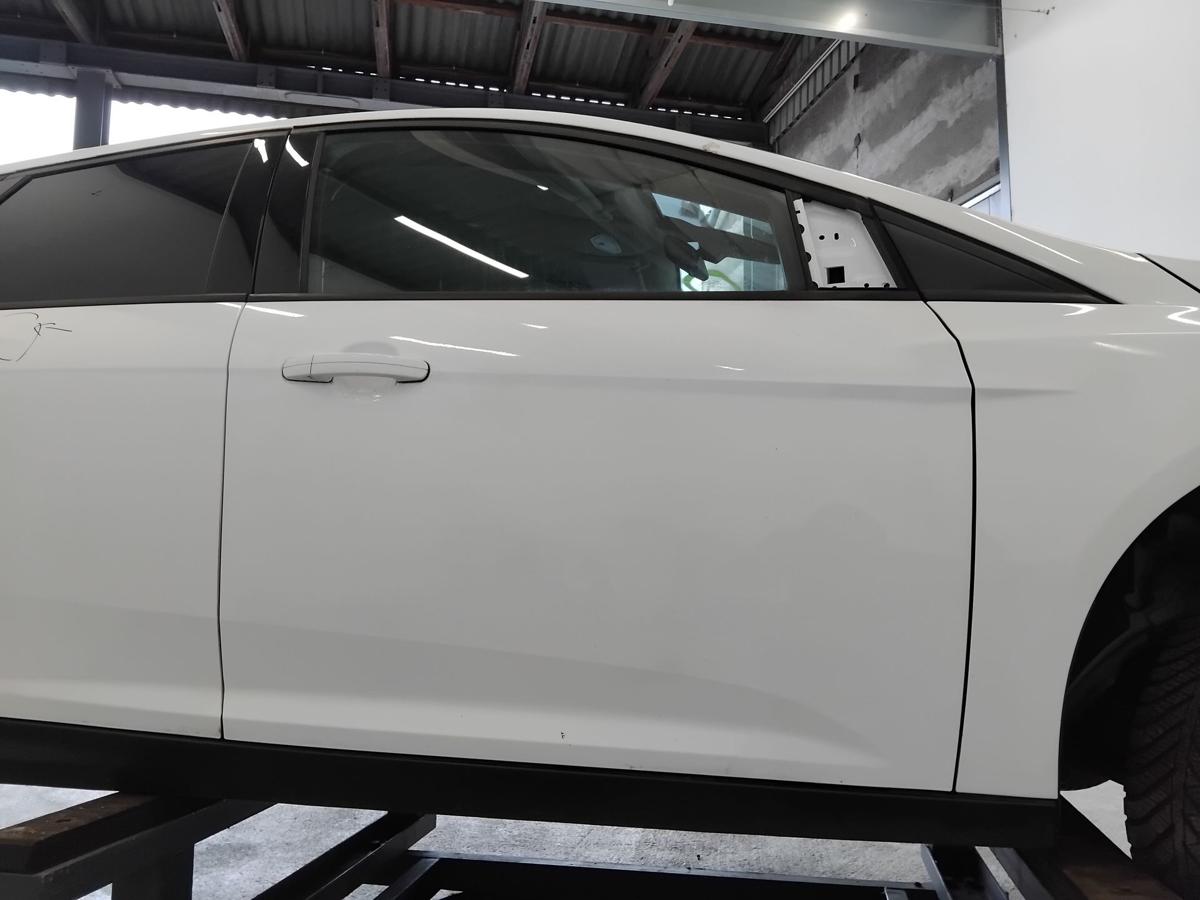 Ford Focus 3 DYB Turnier T&uuml;r vorn rechts Beifahrert&uuml;r frostweiss BJ2013