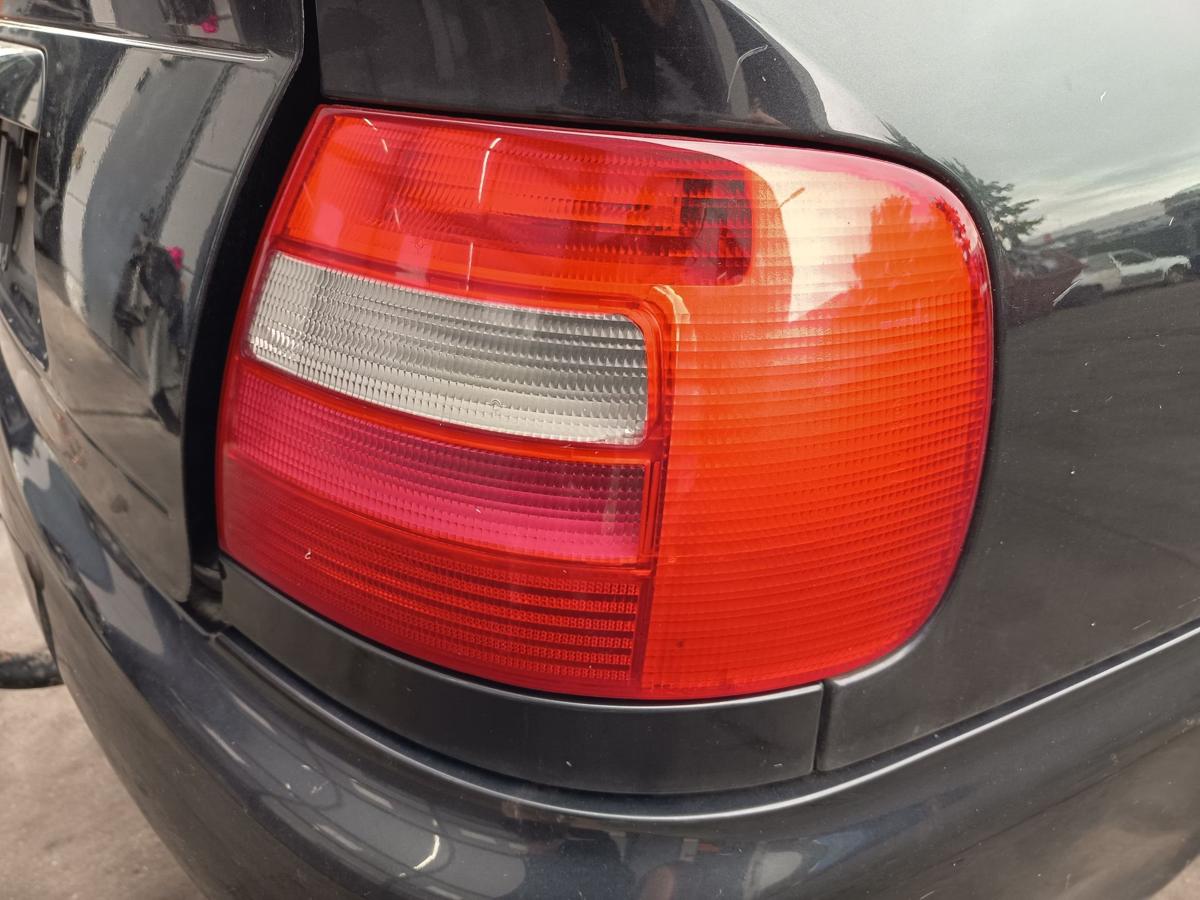 Audi A4 B5 Limo original R&uuml;ckleuchte rechts Baujahr 1997