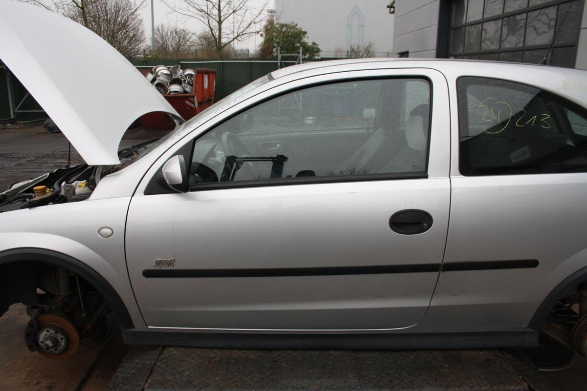 Opel Corsa C 3trg orig Tür links Fahrer Z147 Starsilber Bj 2001