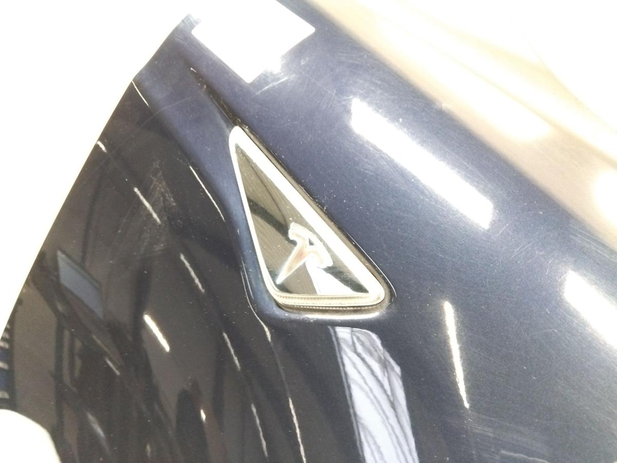 Tesla Model S original Kotfl&uuml;gel vorn rechts PMMB pacificblue BJ2014