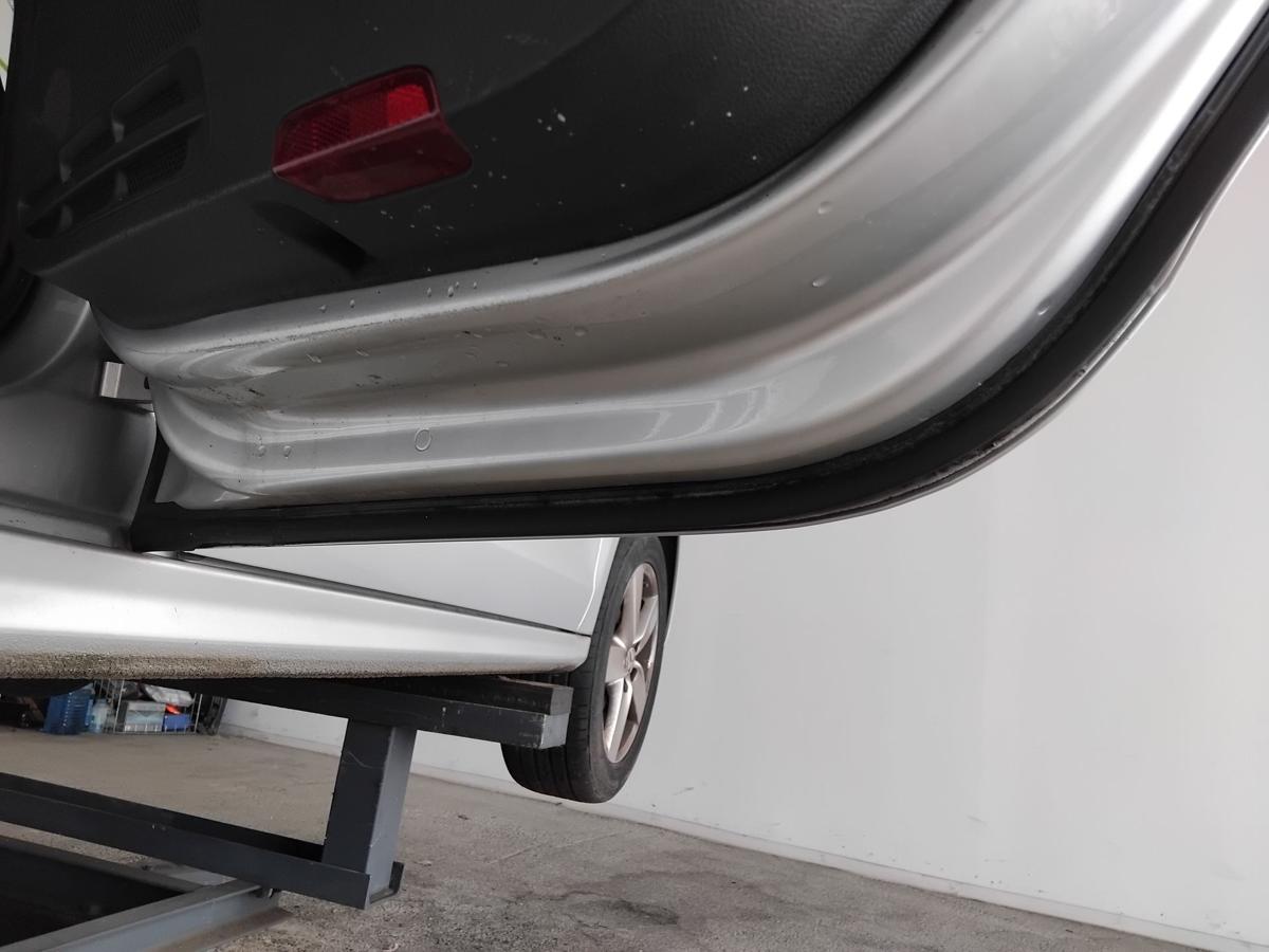 VW Jetta VI 162 original T&uuml;r hinten rechts reflexsilbermetallic LA7W BJ2012