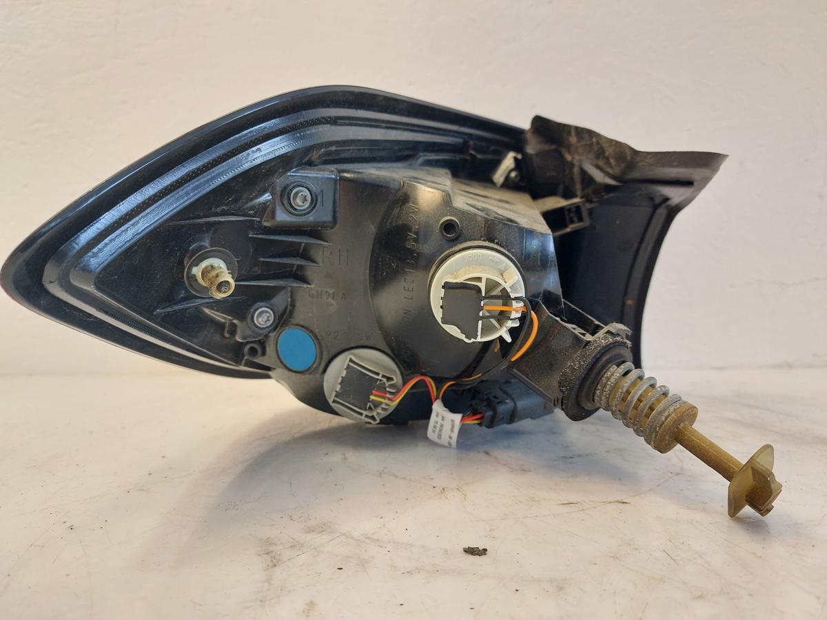 Ford Fiesta HF MK8 Rückleuchte Schlussleuchte Rücklicht hinten aussen rechts 5tr