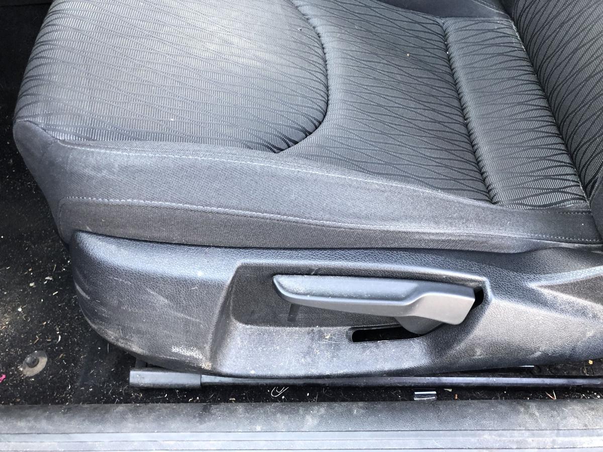 Seat Leon 5F Sitz vorn links Fahrersitz nur f&uuml;r 3 t&uuml;rer Heizung Stoffsitz