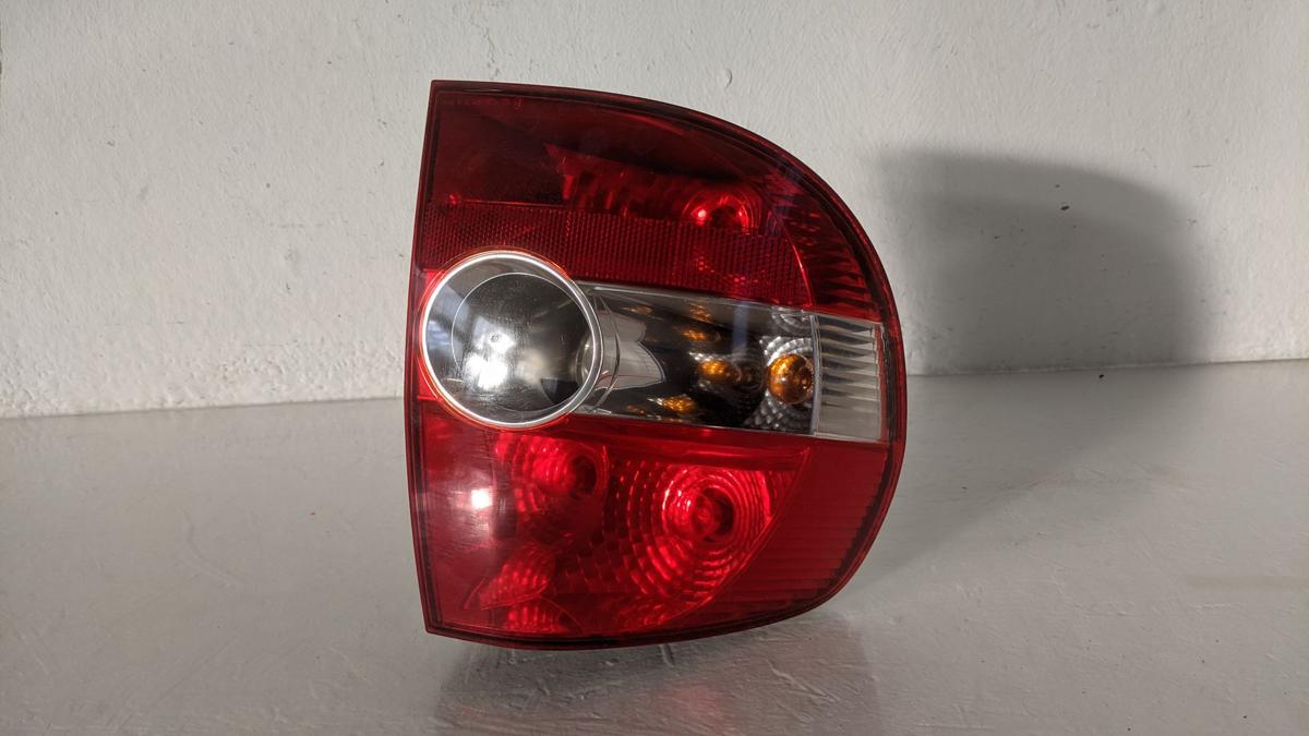 Rückleuchte Schlussleuchte Rücklicht Lampe hinten links OE Valeo VW Fox 5Z