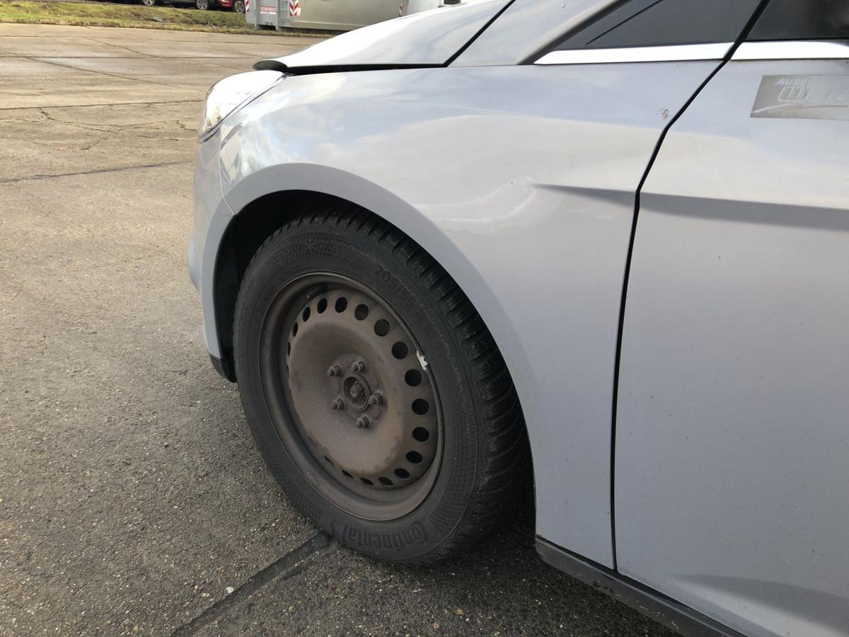 Ford Focus DYB MK3 Kotflügel vorn links Fender Seitenteil Micastone Silber Met