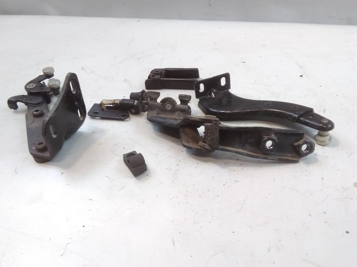 VW Caddy 2K original Satz Rollenscharniere Schiebet&uuml;r rechts Bj.2006