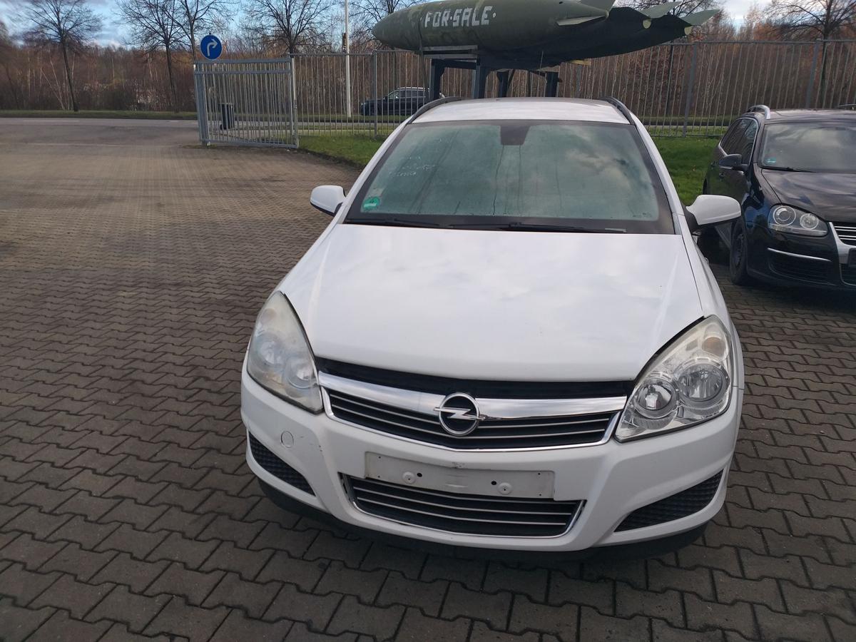 Opel Astra H original Scheinwerfer vorn links leicht vergilbt Halogen Facelift Bj.2009