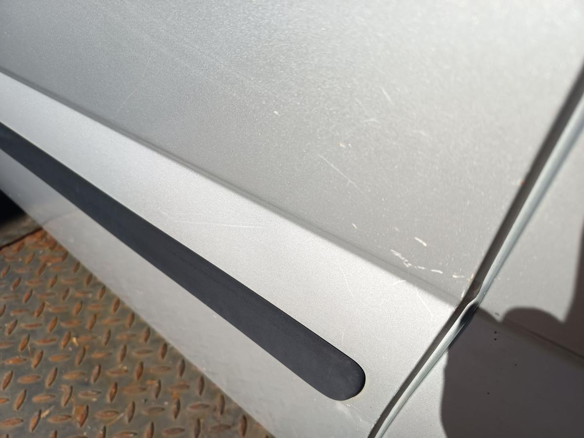 Suzuki Ignis I original T&uuml;r vorn links Fahrer Z2S Silber Bj 2001