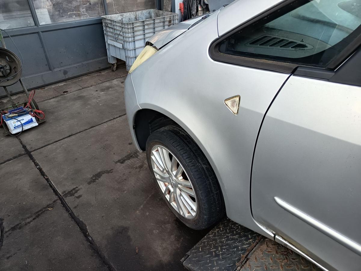 Mitsubishi Colt Z30 original Kotfl&uuml;gel links Seitenteil A50 Pure silver Bj 2005