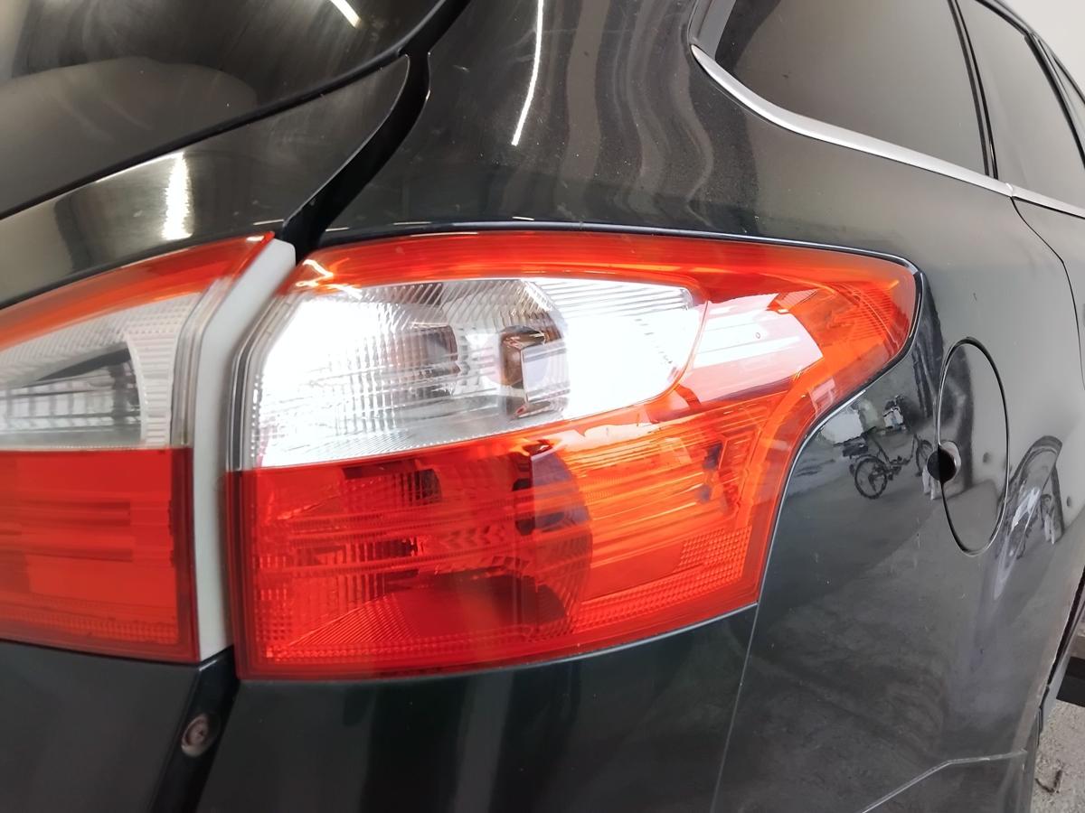 Ford Focus 3 DYB Turnier original R&uuml;ckleuchte Heckleuchte rechts Kombi BJ2011