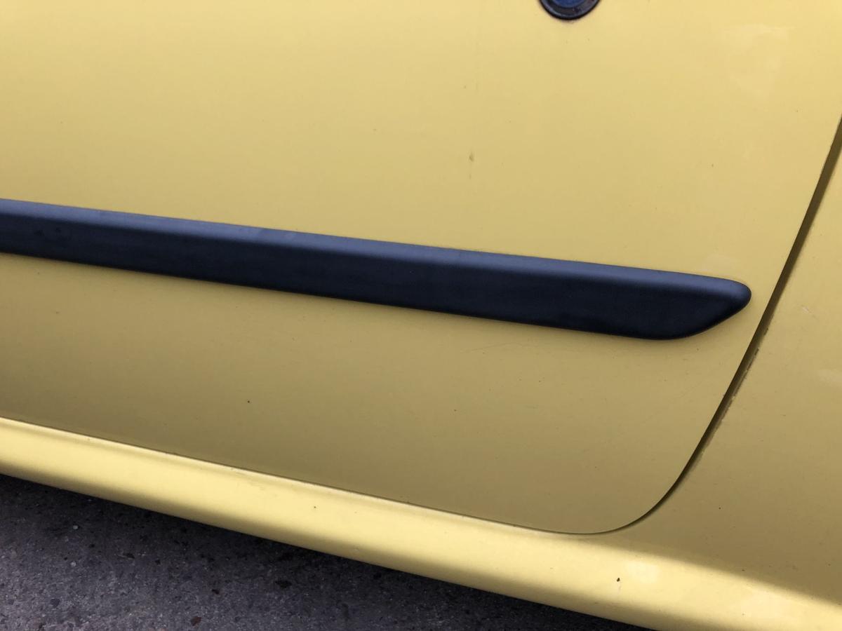 Peugeot 107 Typ P T&uuml;r vorn links Fahrert&uuml;r nur f&uuml;r 3 t&uuml;rer KBL Citrus Gelb