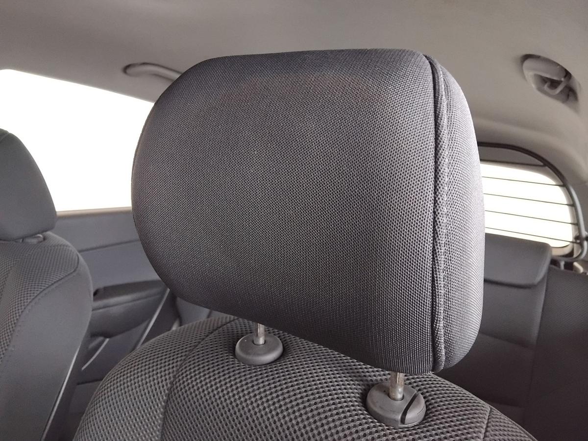 Hyundai i30cw FD orig Sitz vorn links Fahrersitz Stoff dunkelgrau 5t&uuml;rig BJ2009