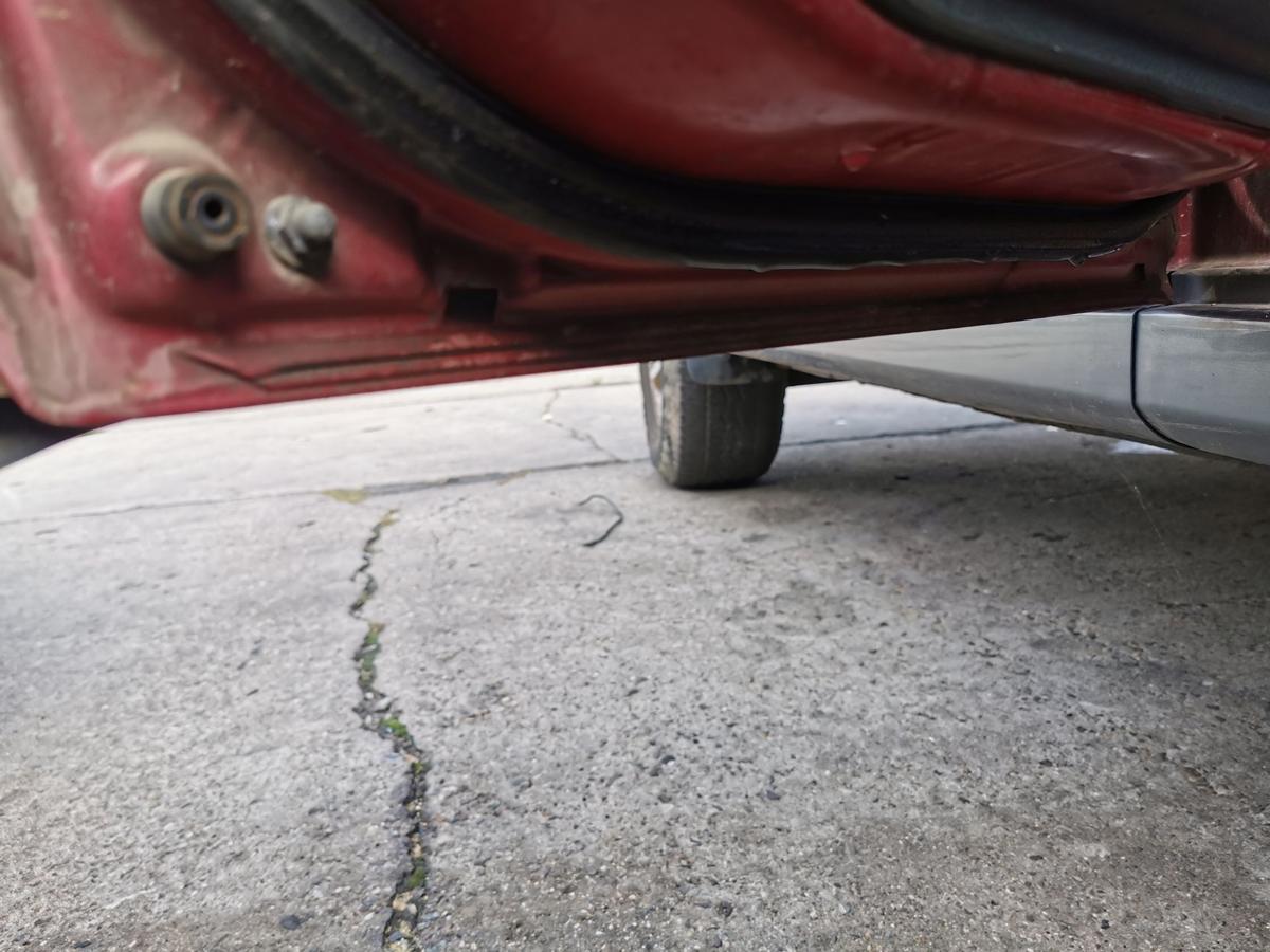 Kia Sorento JC Tür Autotür Rohbautür Fondtür hinten links R9 Ruby Red KRATZER