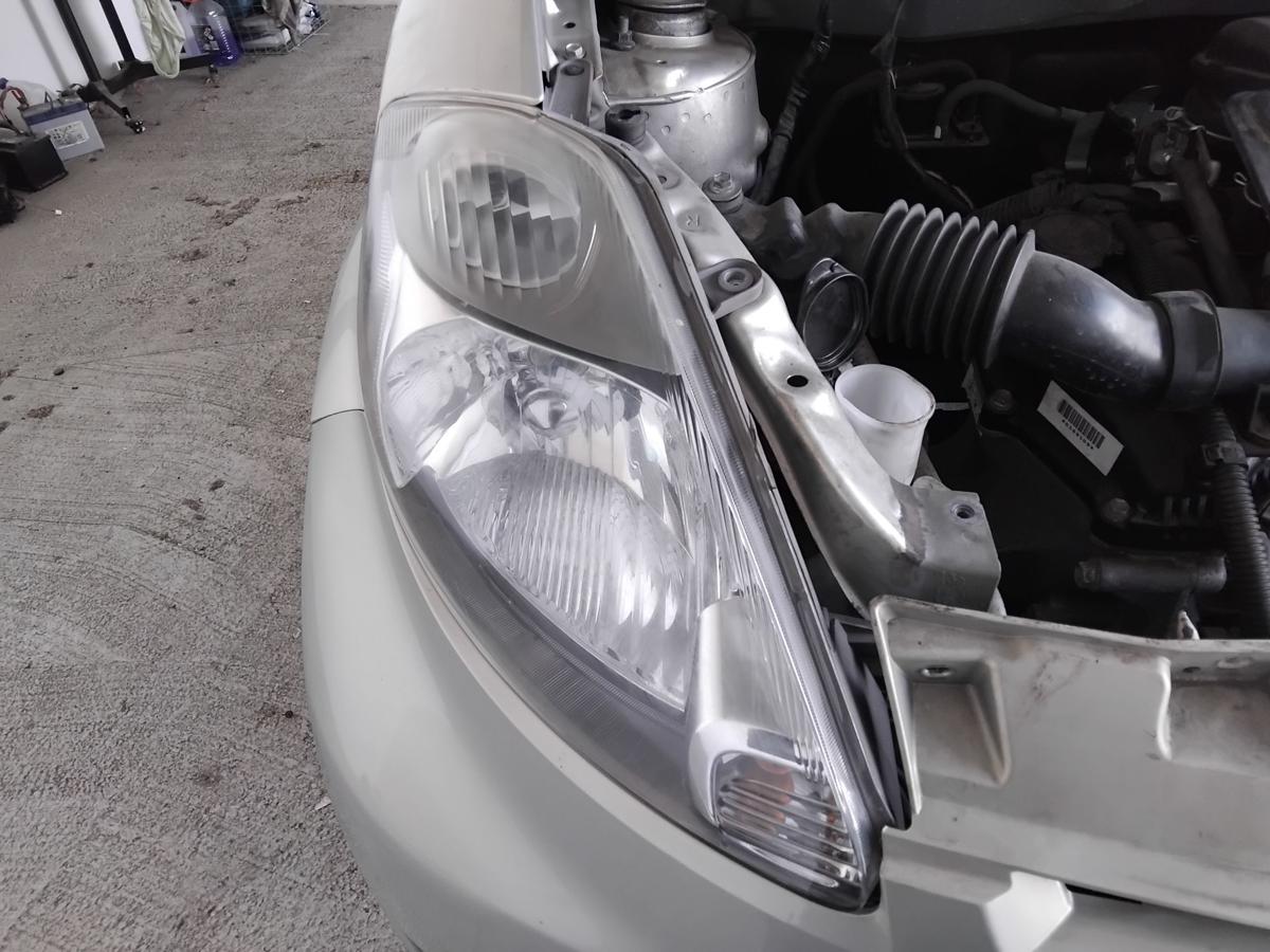 Daihatsu Sirion 2 M300 original Scheinwerfer vorn rechts Halogen mit LWR BJ2008