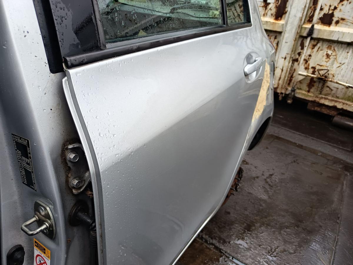 Toyota Yaris XP9 original Tür hinten links Fond 1E7 Silver pearl Bj 2006