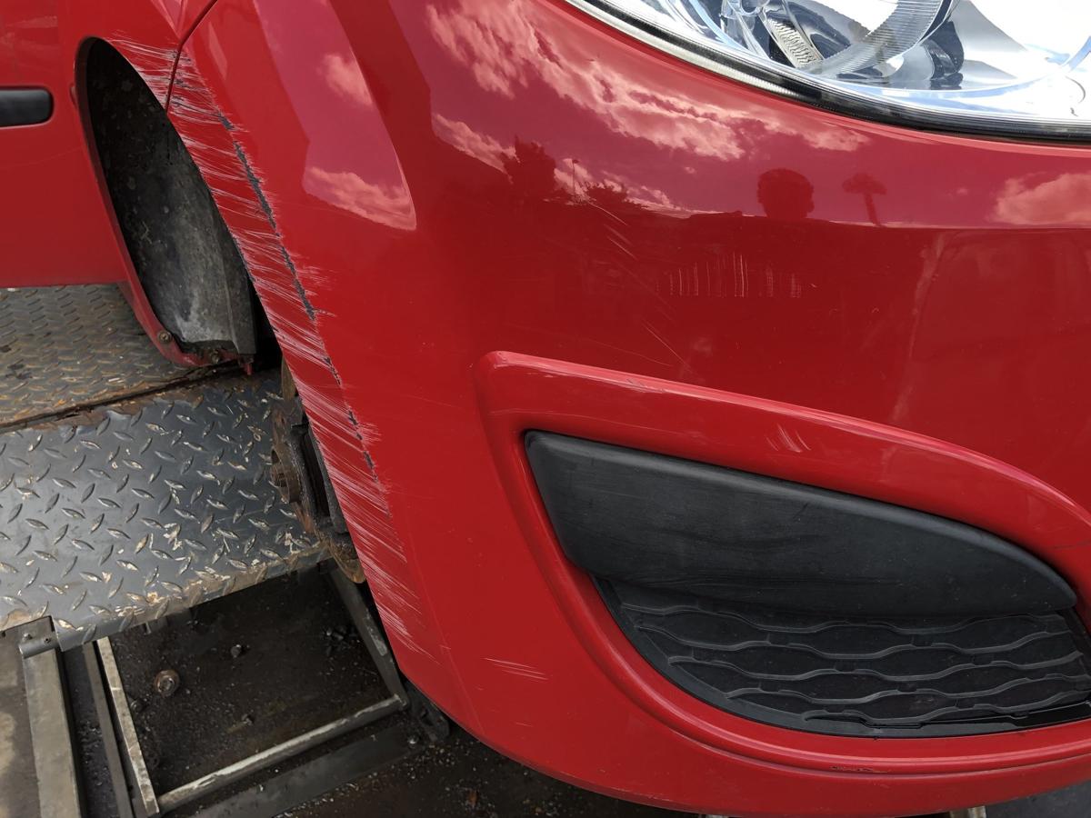 Renault Twingo II original Stoßstange Fänger vorn/Front OV727 Spanischrot Bj2010