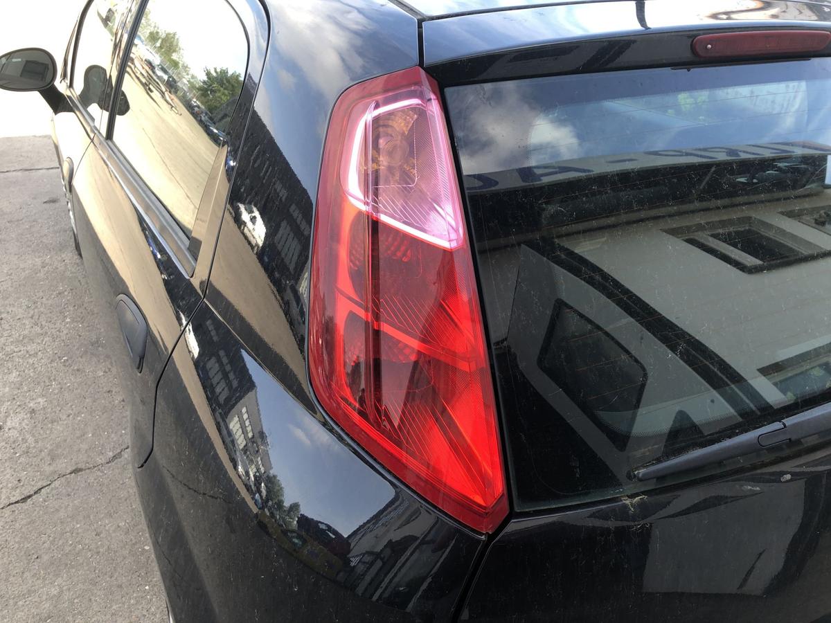 Fiat Grande Punto 199 R&uuml;ckleuchte links R&uuml;cklicht Heckleuchte 5trg 2005 bis 2009