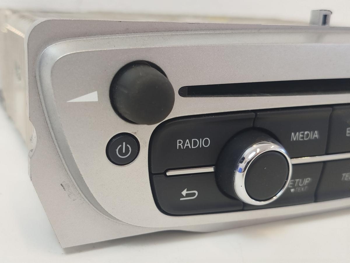 Renault Megane III 3 Radio Autoradio mit USB und Bluetooth Multimediaeinheit OEM