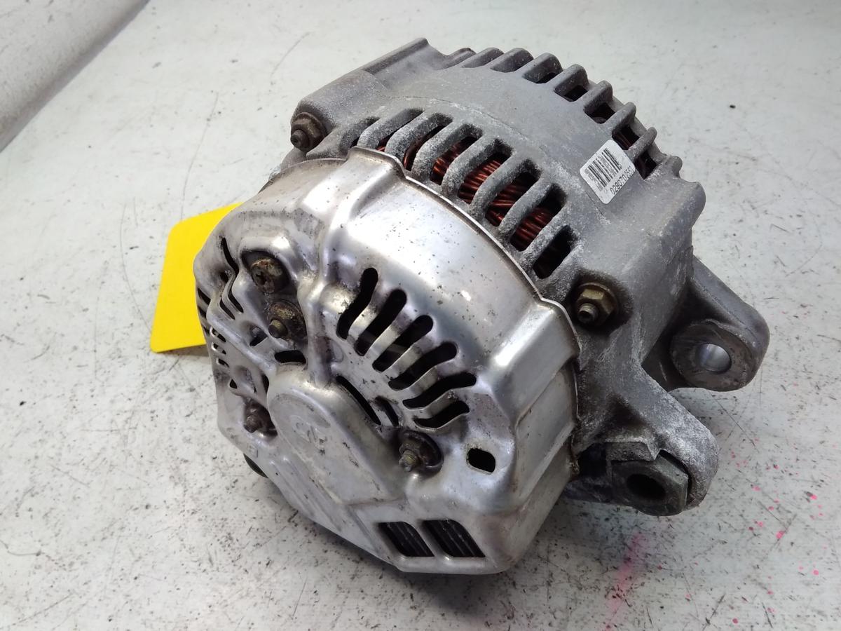 Toyota Yaris Verso original Lichtmaschine Generator 2706021031 1.5 77kw BJ2004