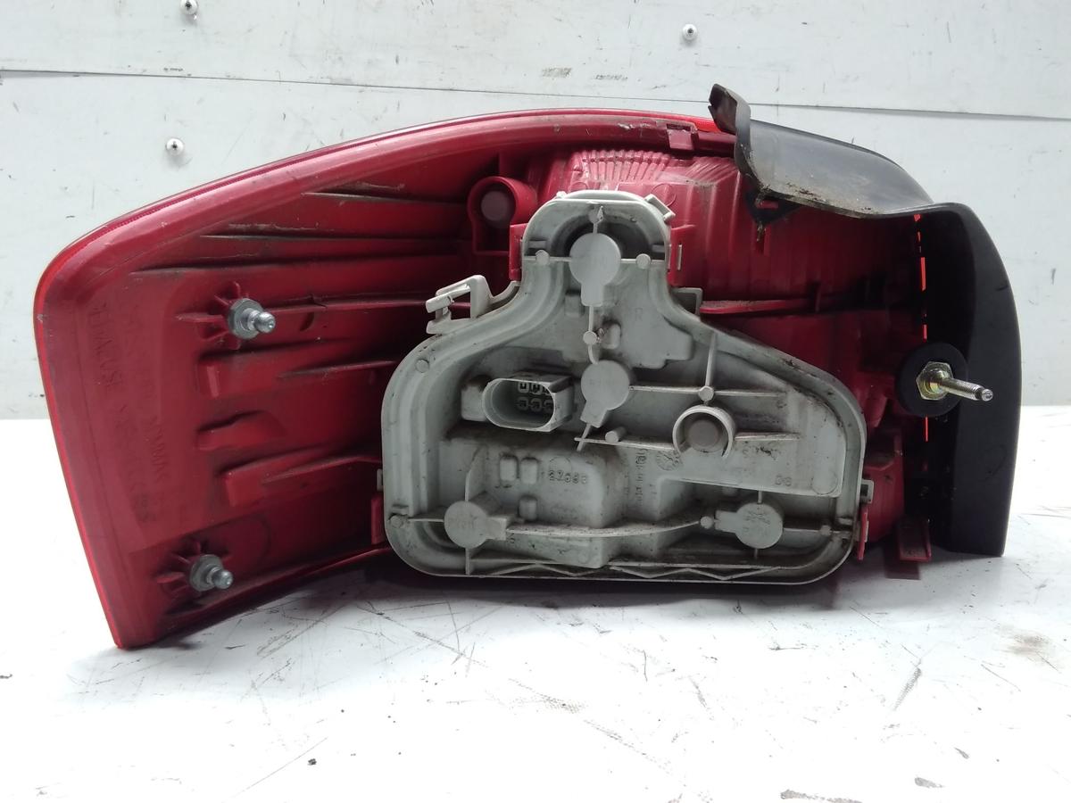 Audi A3 8P 3-Türer original Rückleuchte Heckleuchte rechts BJ2003