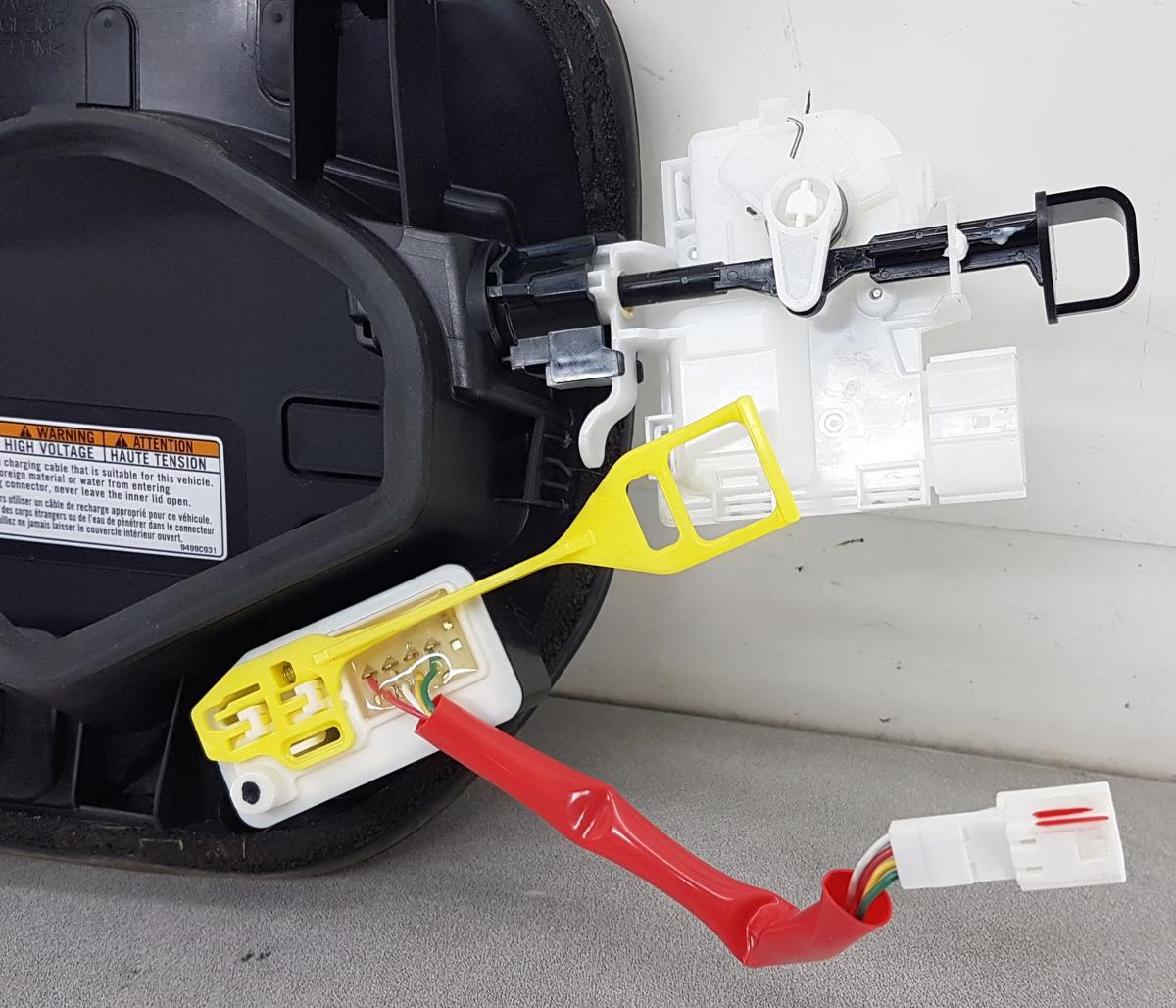 Mitsubishi Eclipse Cross Klappe Ladeanschluss Bj2023 Tankklappe 5970A0270