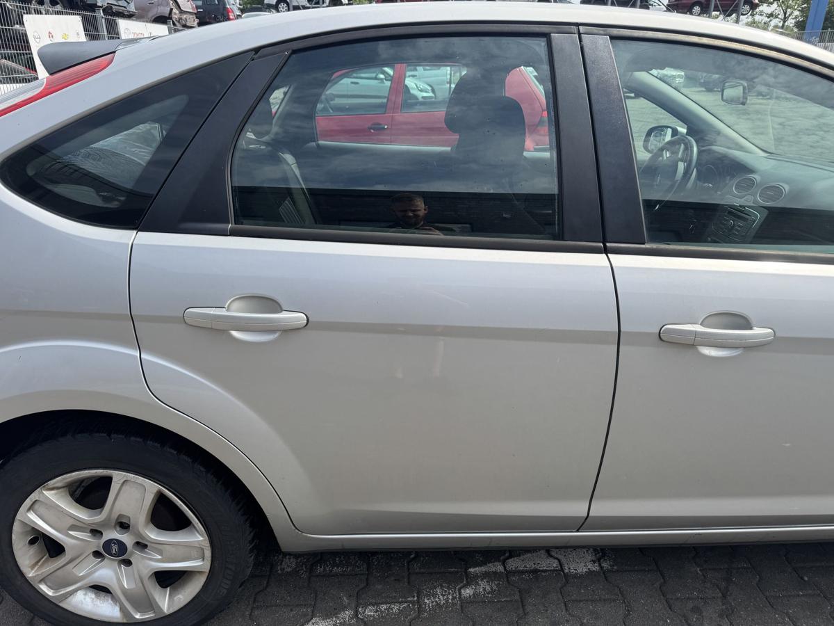 Ford Focus 2 original T&uuml;r hinten rechts Polar Silber Flie&szlig;heck Facelift Bj.2009