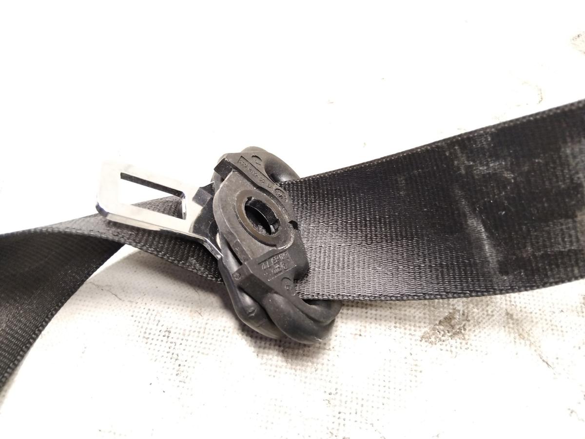 Audi A3 8P Sportback Facelift original Sicherheitsgurt vorn rechts Bj.2013