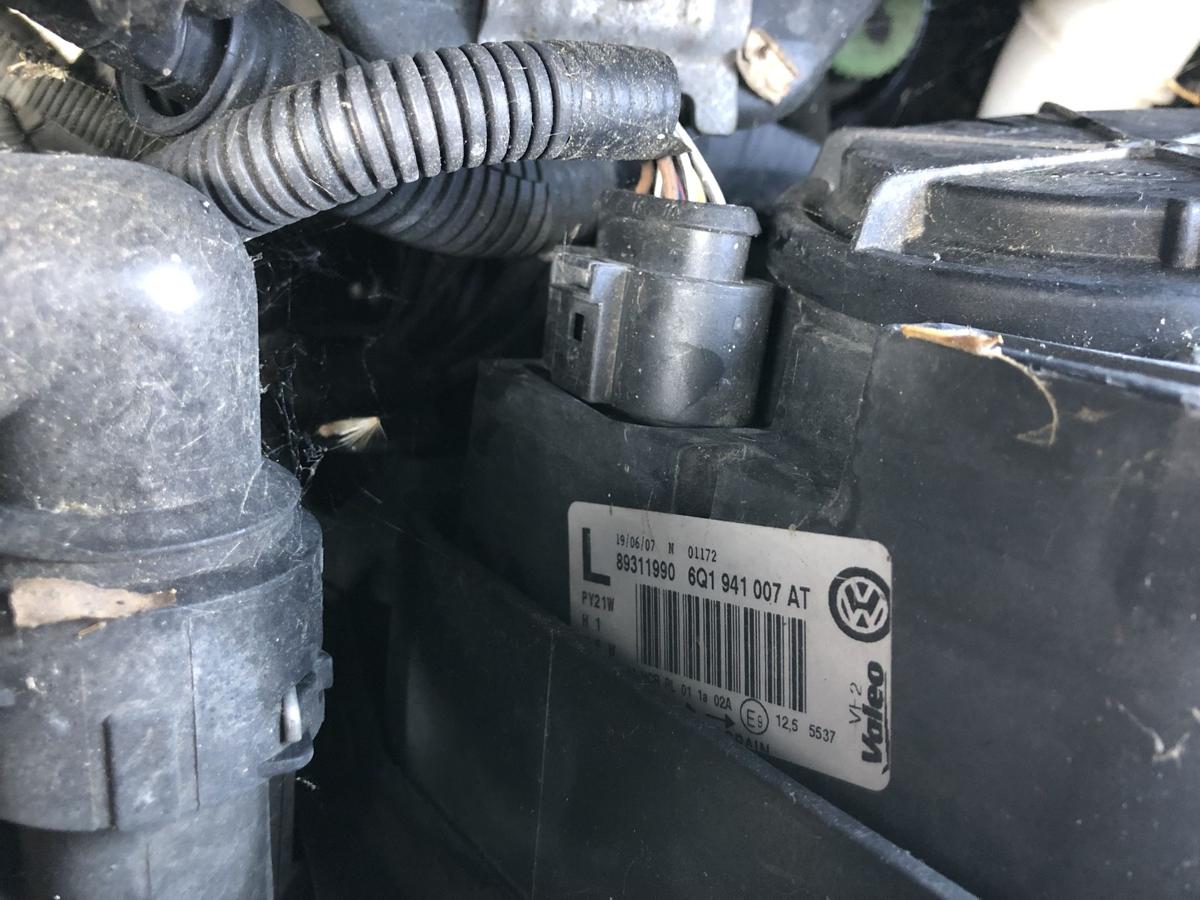 VW Polo 9N3 ab 05 Scheinwerfer links 6Q1941007AT tr&uuml;b Licht vorn Valeo