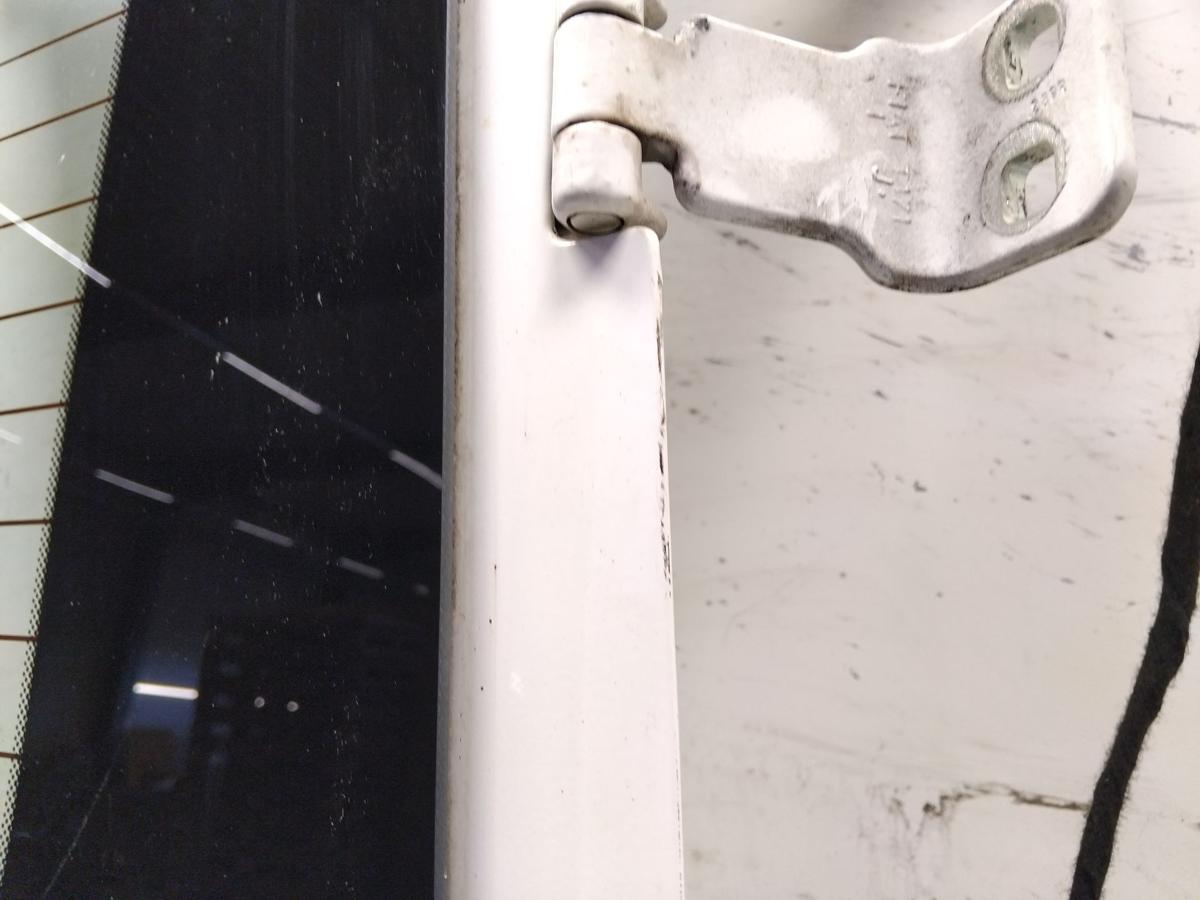 Opel Combo D Heckt&uuml;r Heckfl&uuml;gelt&uuml;r rechts polarweiss 249 mit Scheibe Bj.2014