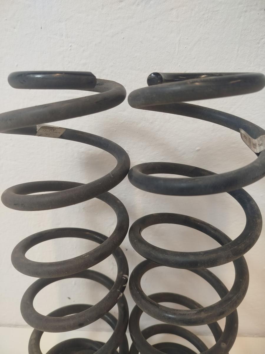 VW Golf Sportsvan AUV ab17 Satz Hinterachsfedern Federn hinten Schraubenfedern