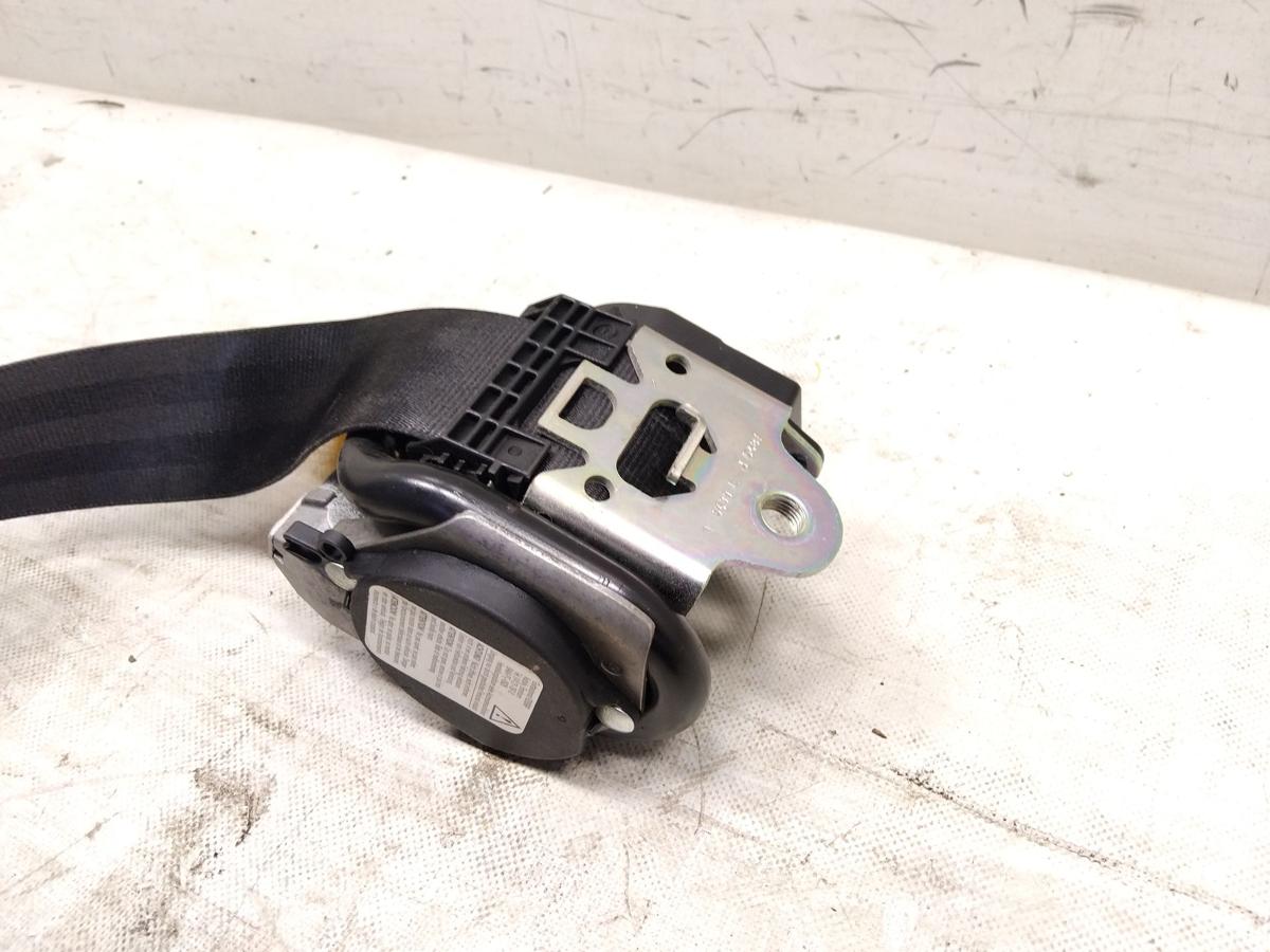 Audi A3 8P Sportback Facelift original Sicherheitsgurt vorn rechts Bj.2013