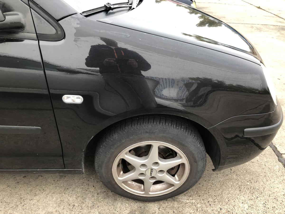 VW Polo 9N 9N1 Kotflügel vorn rechts Beifahrerseite LC9Z Black Magic Perl