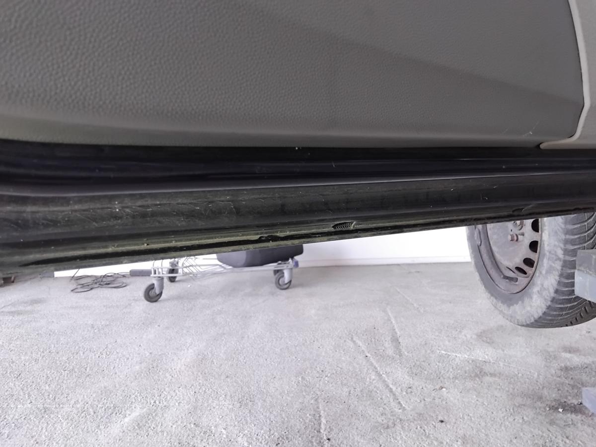Ford Ka II RU8 T&uuml;r vorn links Fahrert&uuml;r Midnight-Schwarz Metallic BJ2009
