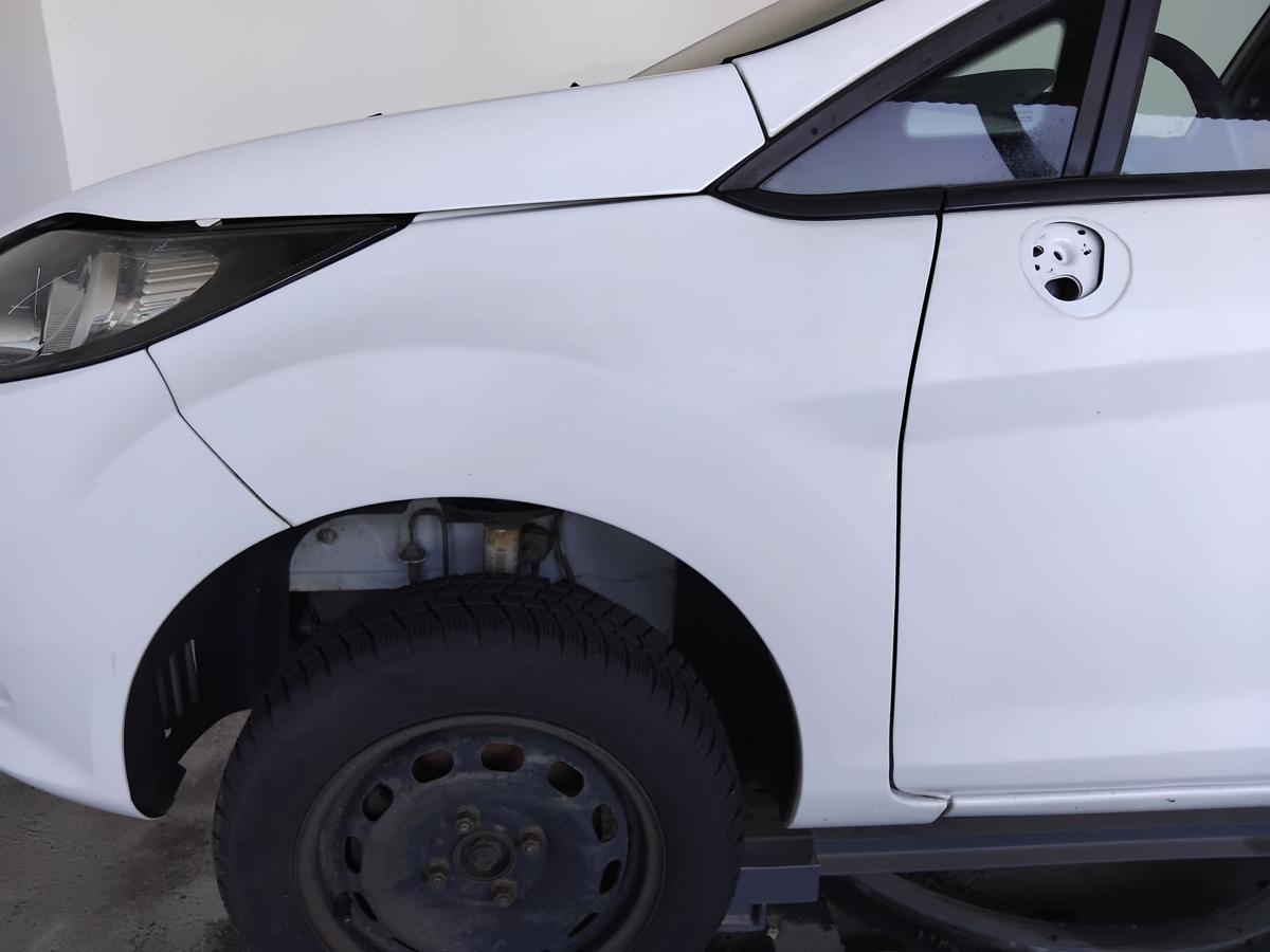 Ford Fiesta JA8 original Kotflügel vorn links frostweiß BJ2009