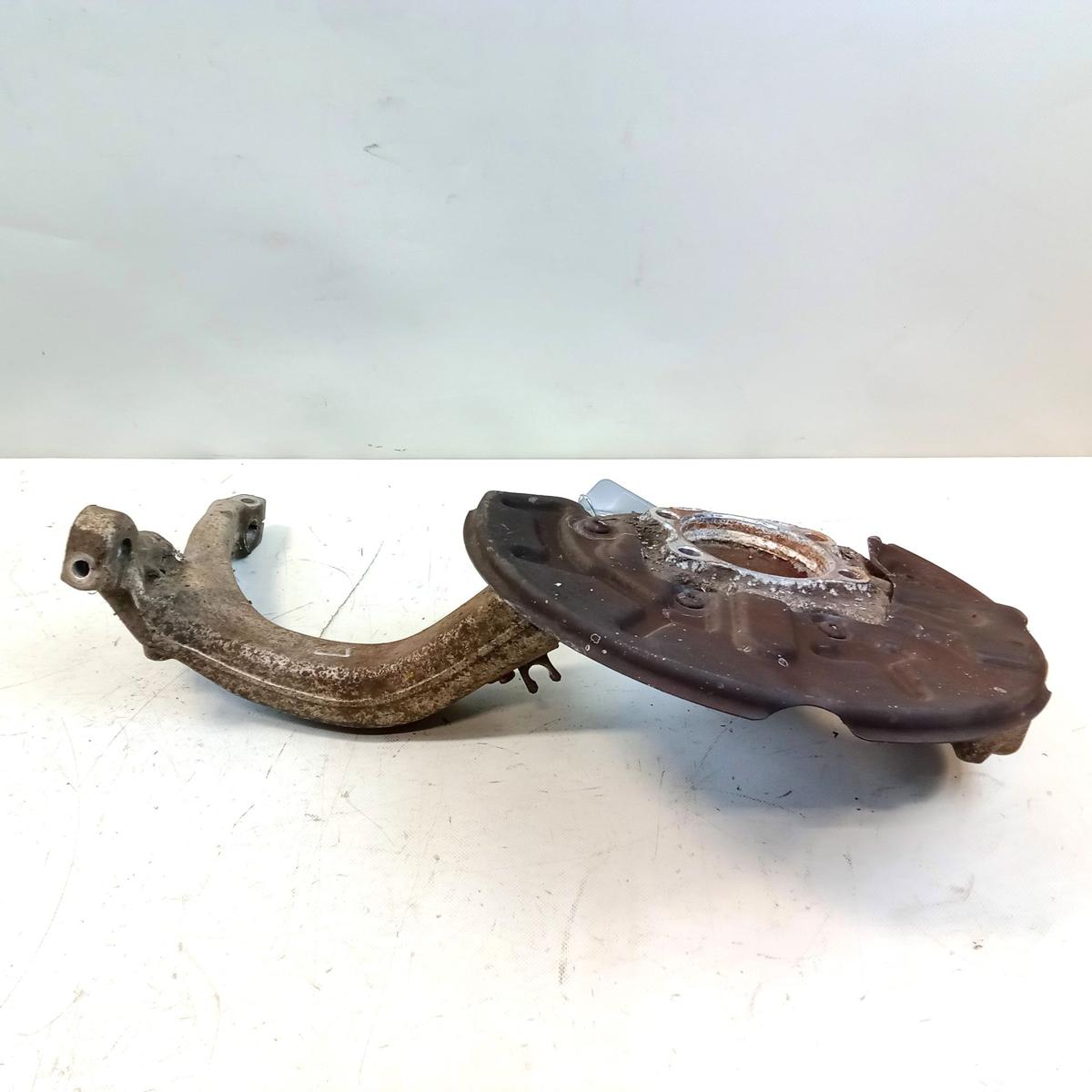 Audi A4 8E B7 Achsschenkel Radlagergeh&auml;use vorn links 2.7TDI 132kw Bj.2006