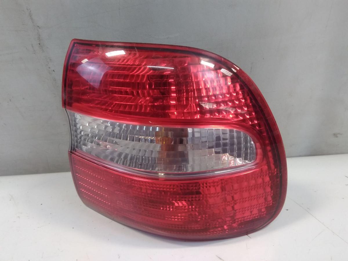 Volvo V40 Kombi original R&uuml;ckleuchte Schlussleuchte rechts au&szlig;en Facelift BJ2001