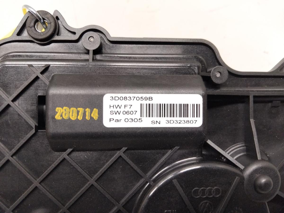 VW Phaeton GP4 original Stellmotor Zuziehhilfe hinten rechts 3D0837059B Bj.2015