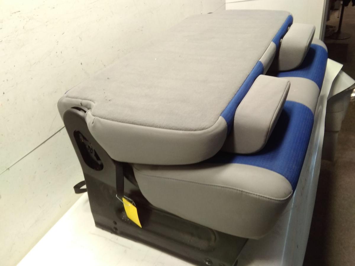 VW Caddy 2K R&uuml;cksitzbank 2er 2. R&uuml;cksitzreihe Kofferraum Bj.2008