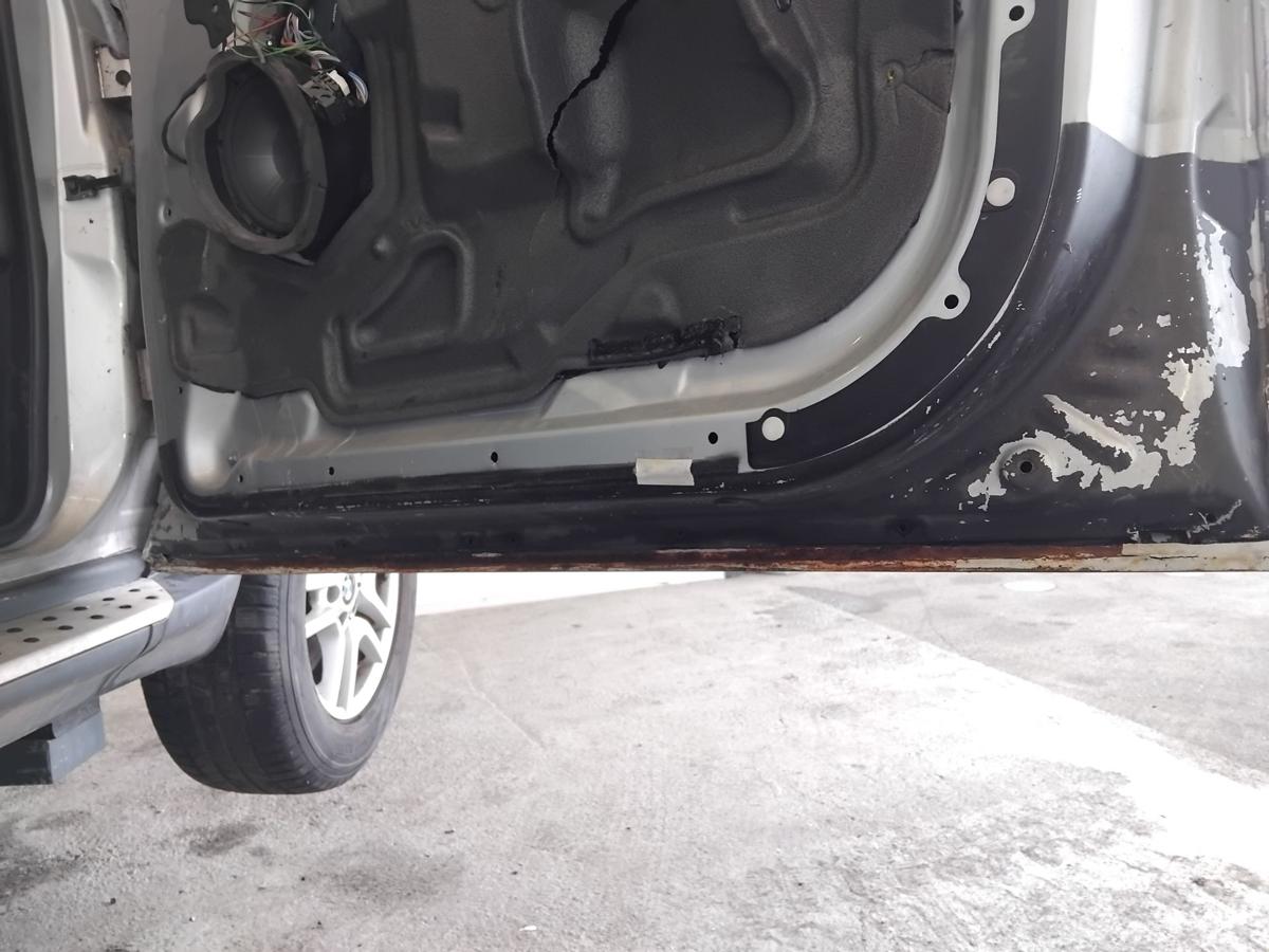 BMW X5 E53 T&uuml;r vorn rechts Beifahrert&uuml;r titansilbermetallic 354 Anrostung BJ2000