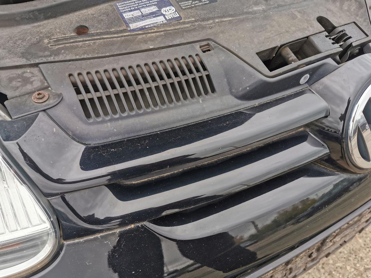 VW Golf V 5 1K Grill Kühlergrill Frontgrill mit Logo L041 Brillantschwarz