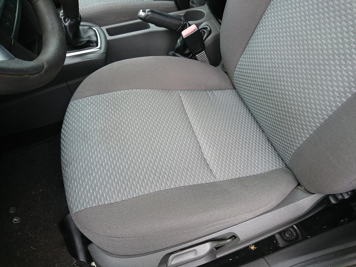 Ford Focus II 2 Turnier orig Sitz vorn links Fahrersitz Bj 07