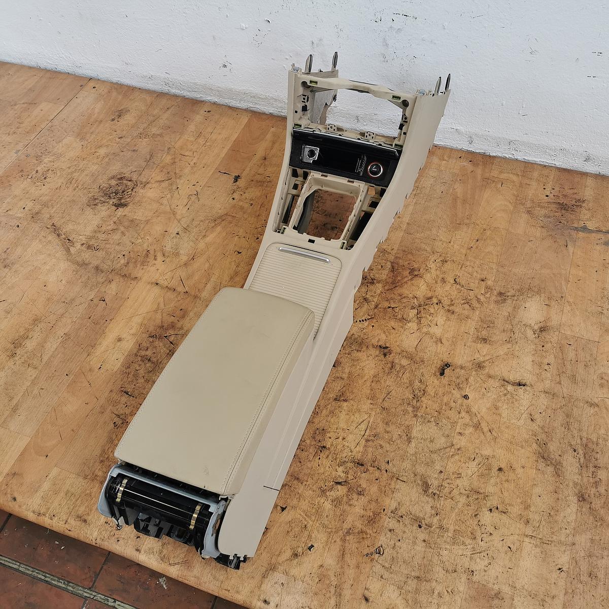 Mittelkonsole Mittelarmlehne Leder beige Tunnelverkleidung VW Passat 3C B7 Limo