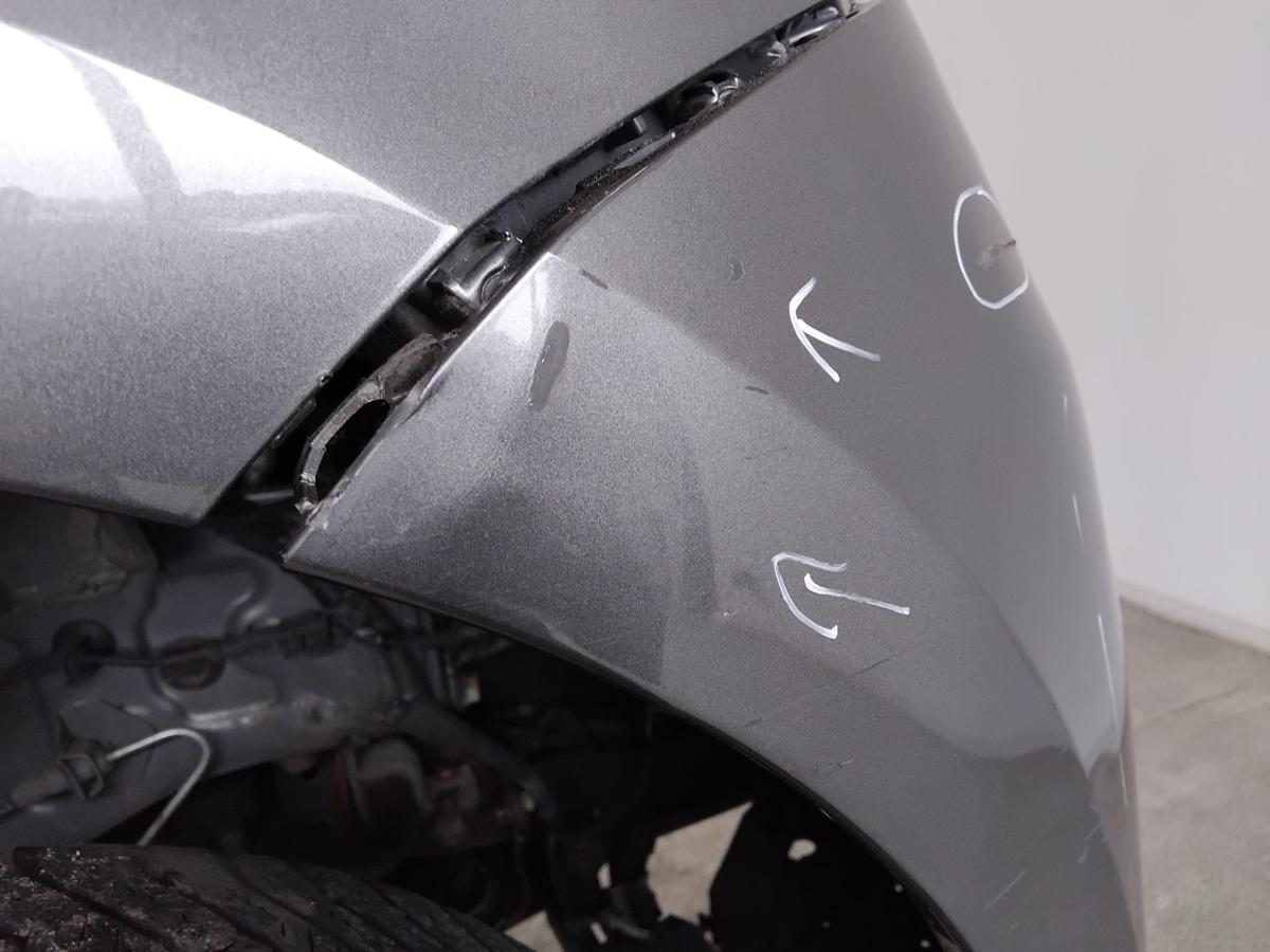 Renault Twingo 3 original Sto&szlig;stange Stossf&auml;nger vorn besch&auml;digt BJ2018