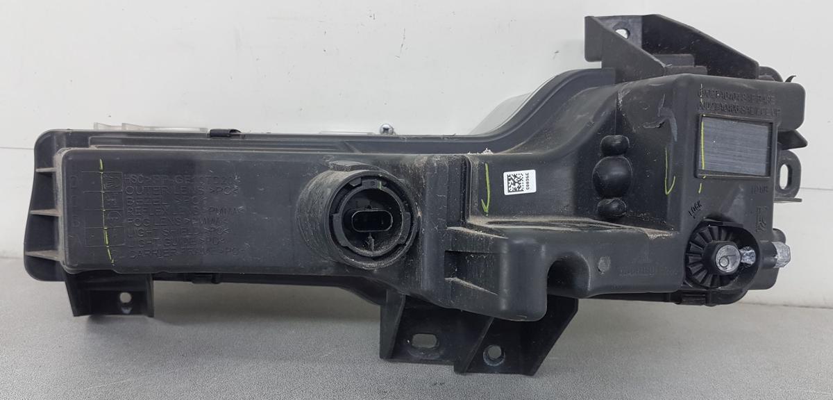 Tesla Model 3 Nebelscheinwerfer rechts Bj2019 1077396-00-D