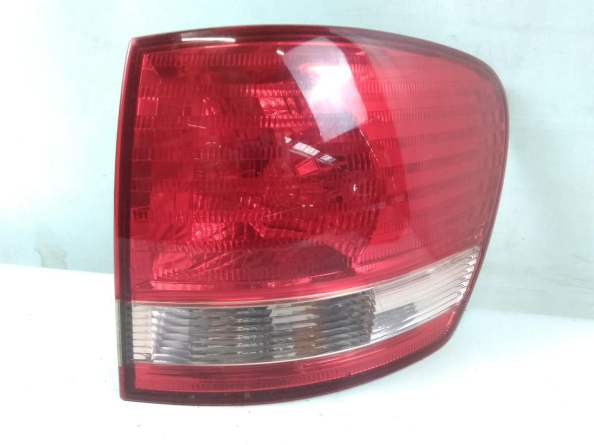Toyota Avensis Verso original Rückleuchte Heckleuchte rechts außen Bj.2001